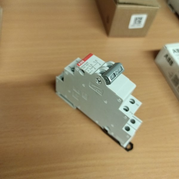 2CCA703030R0001 Модульный переключатель с двумя переключающими контактами (I-0-II) фирмы ABB типа E214-16-102 на 16 Ампер фото покупателя 2