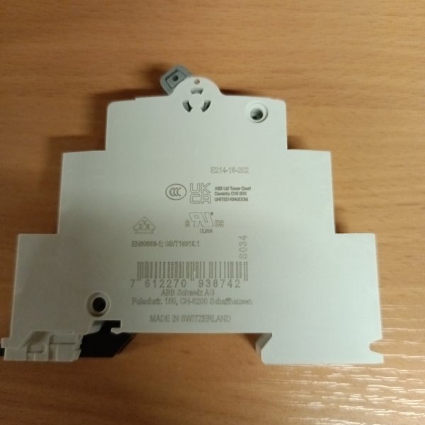 2CCA703030R0001 Модульный переключатель с двумя переключающими контактами (I-0-II) фирмы ABB типа E214-16-102 на 16 Ампер фото покупателя 3