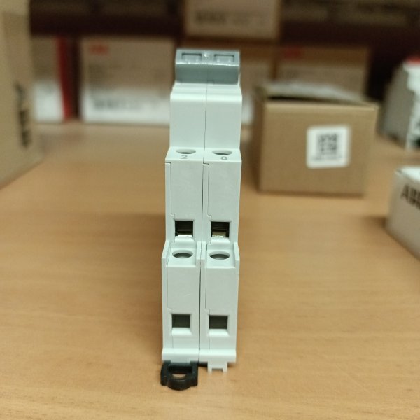 2CCA703030R0001 Модульный переключатель с двумя переключающими контактами (I-0-II) фирмы ABB типа E214-16-102 на 16 Ампер фото покупателя 5
