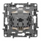 Розетка Legrand Etika с заземлением, винтовой зажим, белая изображение 3