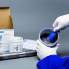 Эпоксидный композит Weicon WR2 пастообразный с минеральным наполнением, износоустойчивый 0,5кг изображение 2