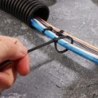 07-0201 Хомут-стяжка кабельная Rexant нейлоновая 200x3,6 мм черная [упаковка 100шт] изображение 2