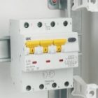 Дифференциальный автомат ИЭК АВДТ34 C32А 3П+Н 30мА тип А трехфазный электронный 6кА (дифавтомат, АВДТ) изображение 10