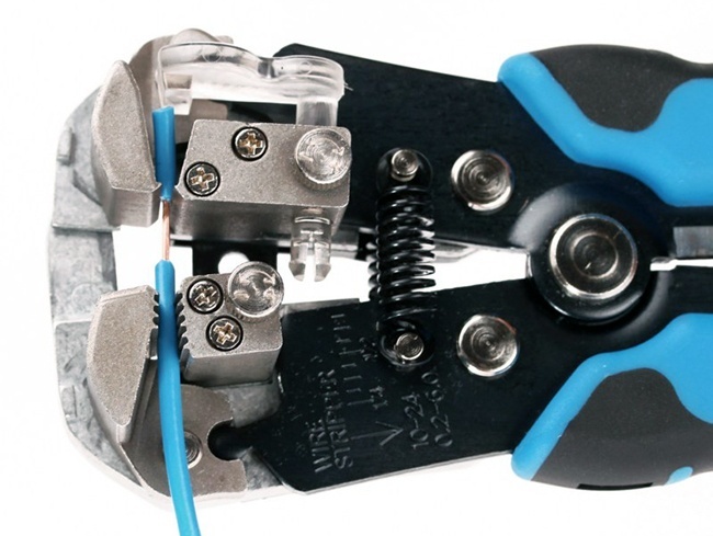 Инструмент для снятия изоляции на кабелях с изоляцией из сшитого полиэтилена ∅ 15–30 мм