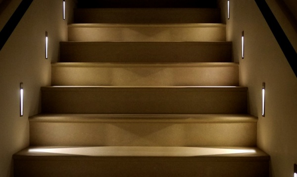 Светодиодные LED светильники для освещения стен, лестниц, окон и проемов