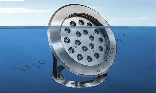 Подводные светодиодные LED светильники IP68 для бассейнов, фонтанов, прудов