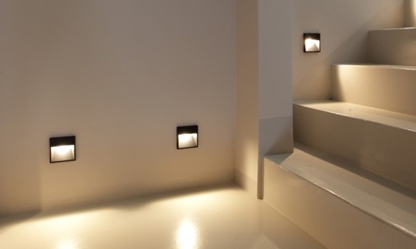 Светодиодные светильники для стен и ступеней