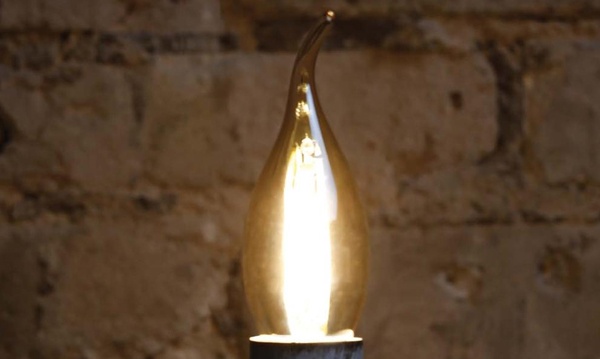 Лампы филаментные светодиодные LED свеча на ветру с цоколем E14