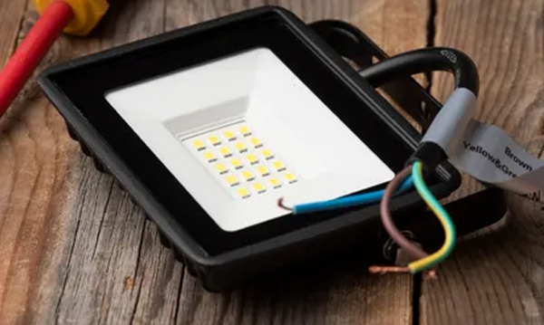 Прожекторы светодиодные LED 220В IEK, EKF