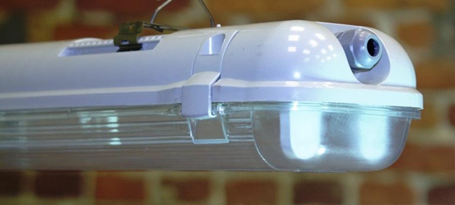 Пылевлагозащищенные люминесцентные светильники IP65